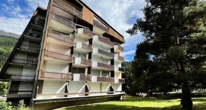 Apartment in Villeneuve Near Ski Lifts