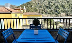 Outdoor dining - Apartments for 5 People (Avene)
