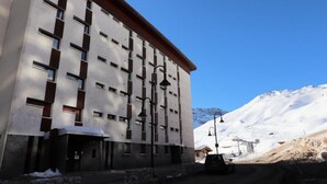 Unclassified image, 2 of 3, button - Spacious Apartment Balcony Wifi (Tignes)