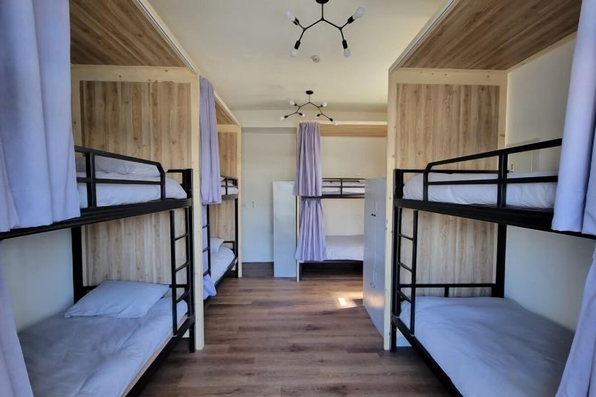 Backpacker Room