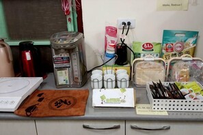 Unclassified image, 4 of 7, button - plum garden home stay (Taitung)