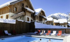 Pool - Apartment in Savoie With Heated Pool (Saint-Colomban-des-Villards)