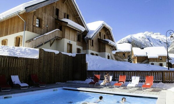 Pool - Apartment in Savoie With Heated Pool (Saint-Colomban-des-Villards)