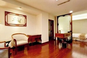 Cots/infant beds - Hi-YES HOTEL TAOYUAN (Taoyuan)