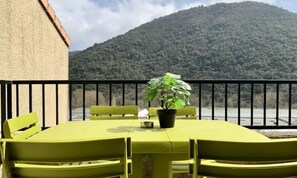 Outdoor dining - Apartments for 5 People (Avene)