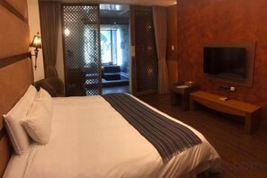 Ảnh chưa phân loại, 2 trong số 6 ảnh, nút