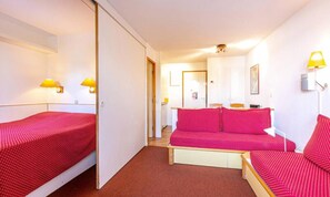 Room - Apartment Near Mont Blanc Ski Slopes (La Plagne-Tarentaise)