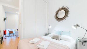 Unclassified image, 2 of 3, button - Nomad's Boulevard Flats - Suite & Terrace 1 (Porto)