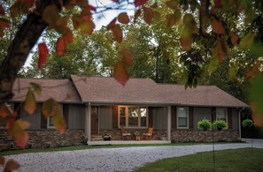 Exterior - Turkey Path Ranch Homestead & Guest Cottage (Russellville)