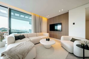 TV, offices - Palo Alto 6 | Marbella Panoramic Views Luxury (Málaga)
