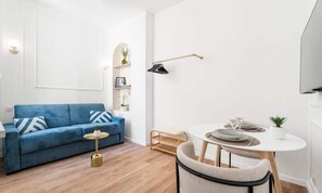 Living area - Apartment in Cannes Near La Croisette Beach (Cannes)