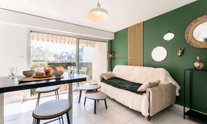 Living area - Apartment Near Beaumer Beach With Sea View (Carnac)