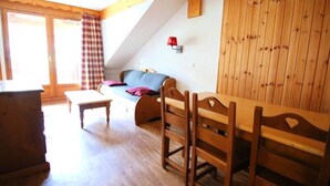 Unclassified image, 2 of 3, button - Dba413 - 1 Bedroom Apartment + Sleeping Alcove - Balcony - Sleeps 6 - 1800 Area (Puy-Saint-Vincent)