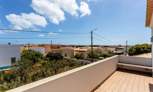 Houses & Villas for 5 People