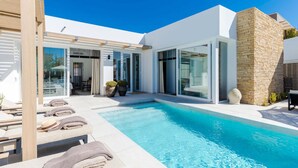 Pool - Luxury Villa in Calahonda With Heated Pool (Mijas)