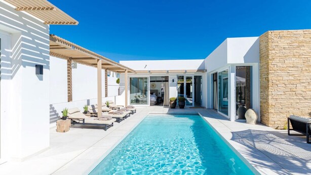 Pool - Luxury Villa in Calahonda With Heated Pool (Mijas)