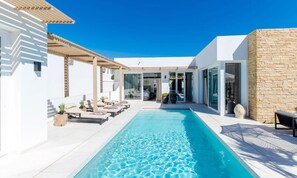 Indoor pool, outdoor pool - Luxury Villa in Calahonda With Heated Pool (Mijas)