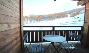 Outdoor dining - Apartment in Puy Saint Vincent Ski Area (Puy-Saint-Vincent)