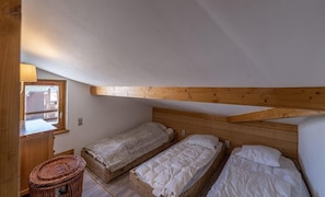 Room - Lovely 79 m² duplex, renovated in 2026, accommodating up to 7 people. Comfortable, with a... (VAL THORENS)