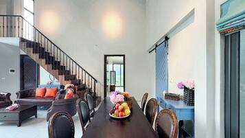 Flat-screen TV, fireplace