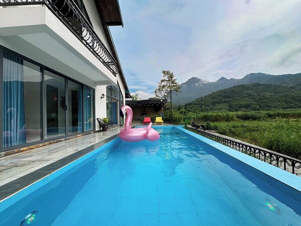 บริเวณภายนอก