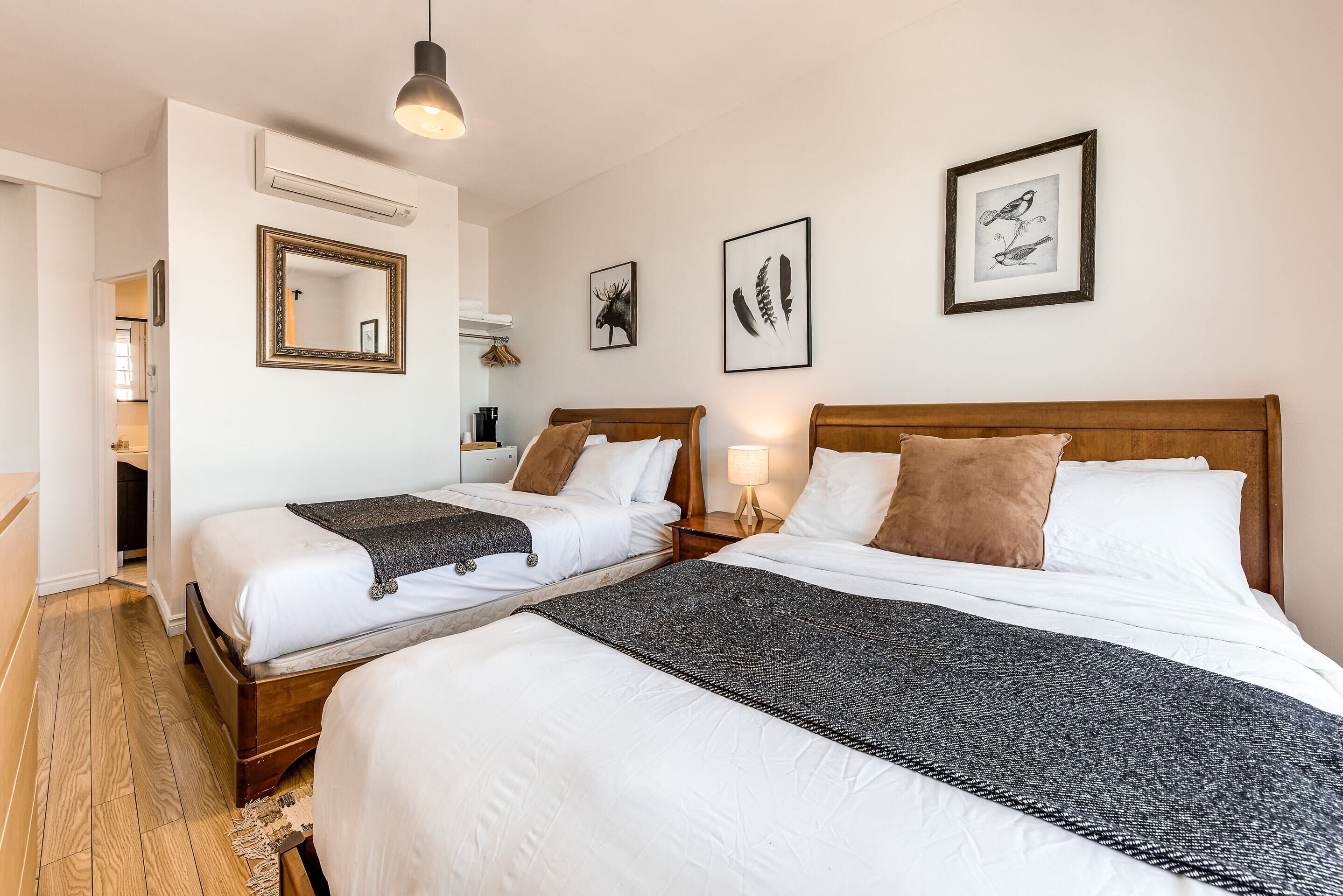 Iron/ironing board, WiFi, bed sheets