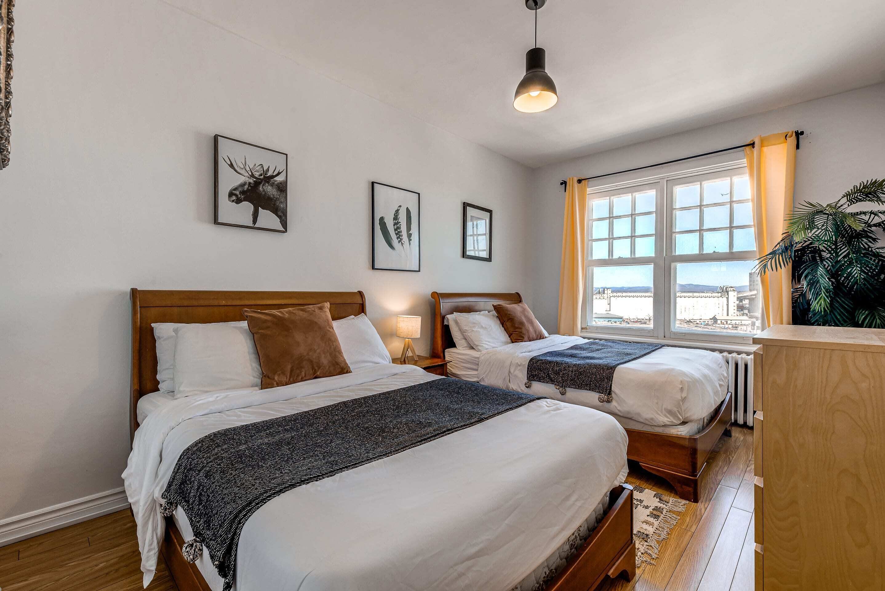 Iron/ironing board, WiFi, bed sheets