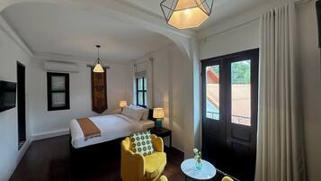 Phòng Suite, ban công | Két bảo mật tại phòng, truy cập Internet không dây miễn phí