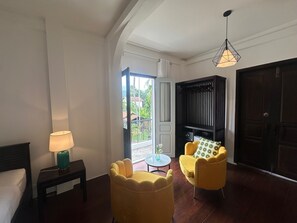 Suite, Balcony | In-room safe, free WiFi, bed sheets