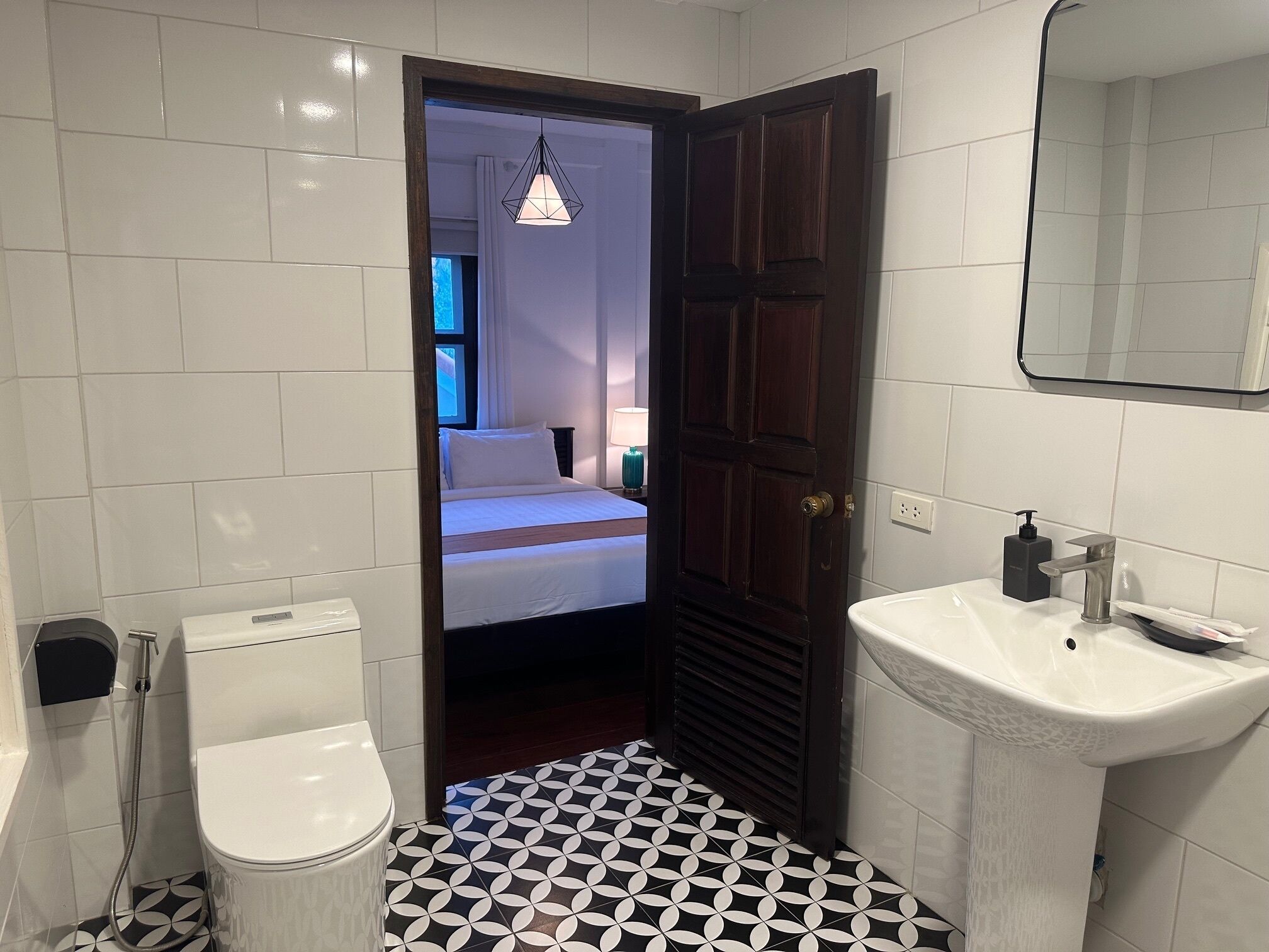 Suite, Balcony | In-room safe, individually decorated, individually furnished, free WiFi