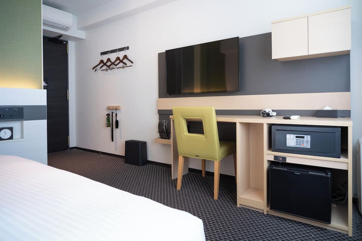 Standard Room | In-room safe, desk, free WiFi