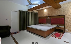 Habitación Deluxe doble, vistas a la ciudad | Wifi gratis