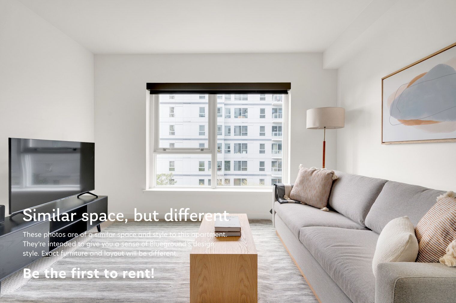 Een televisie en een stereo