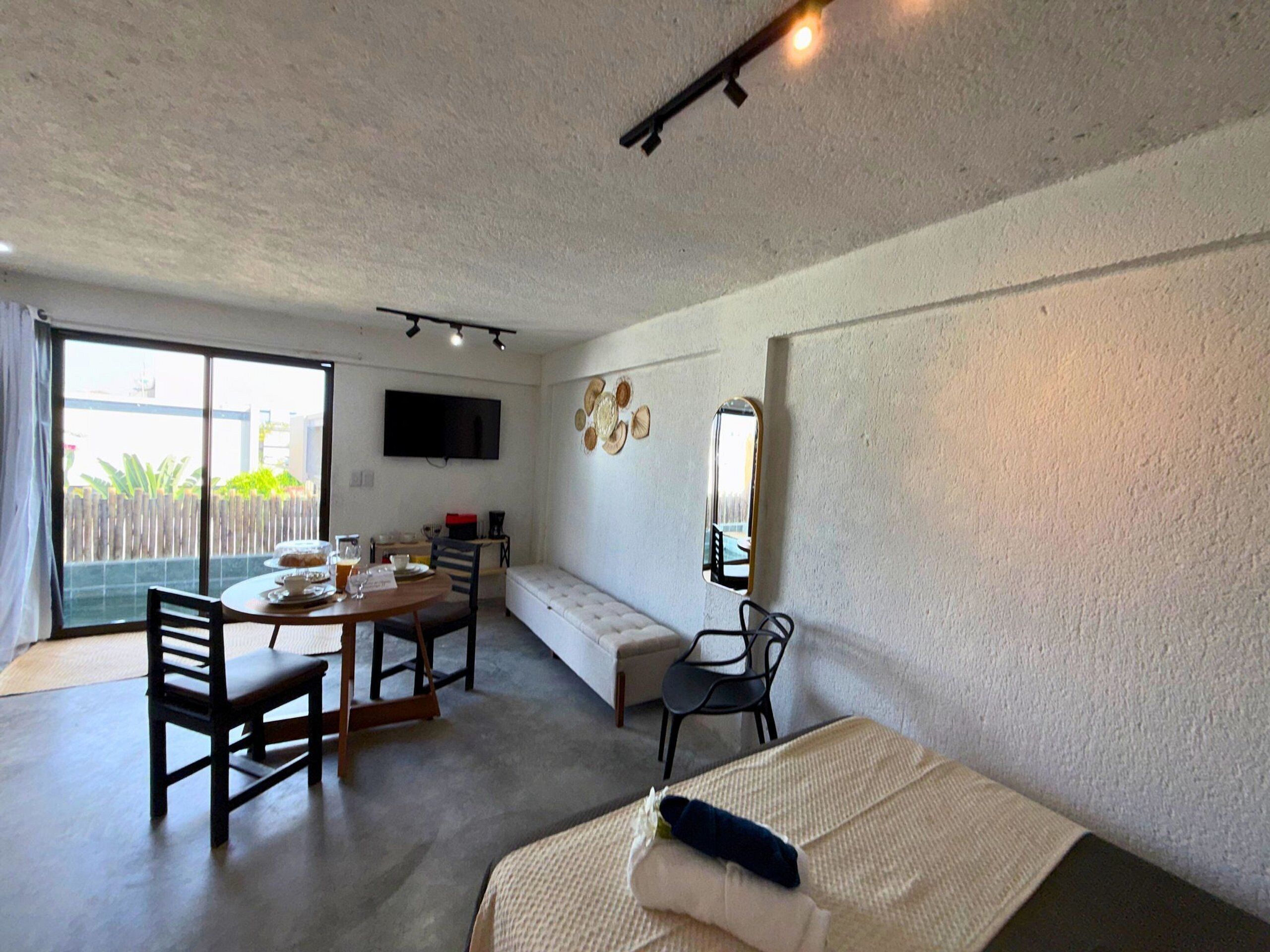 Studio | Dining