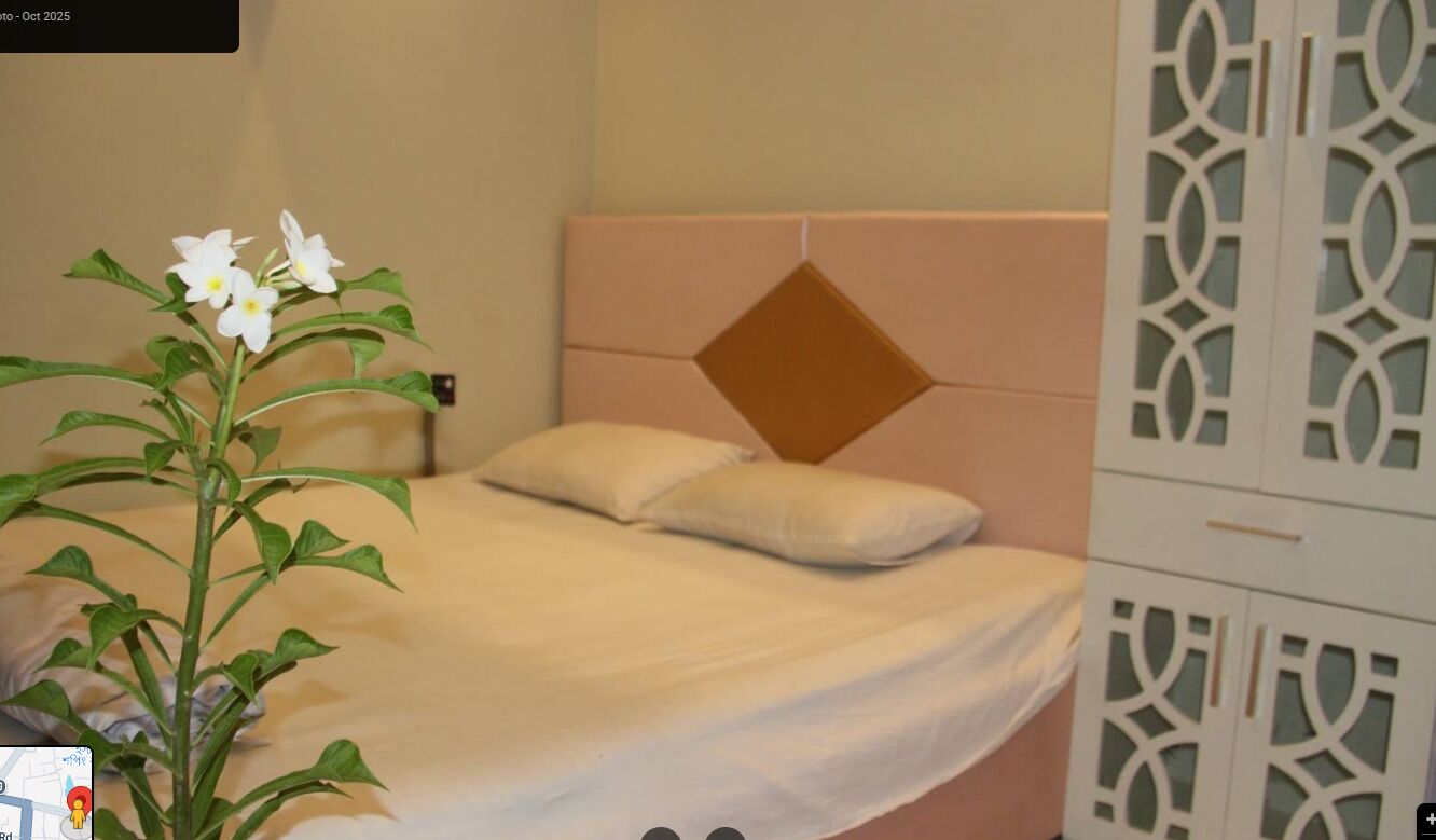 Bathtub, free toiletries, towels, soap