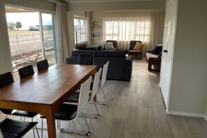 Interior - 10 guests4 bedrooms8 beds2 baths (Taupō)