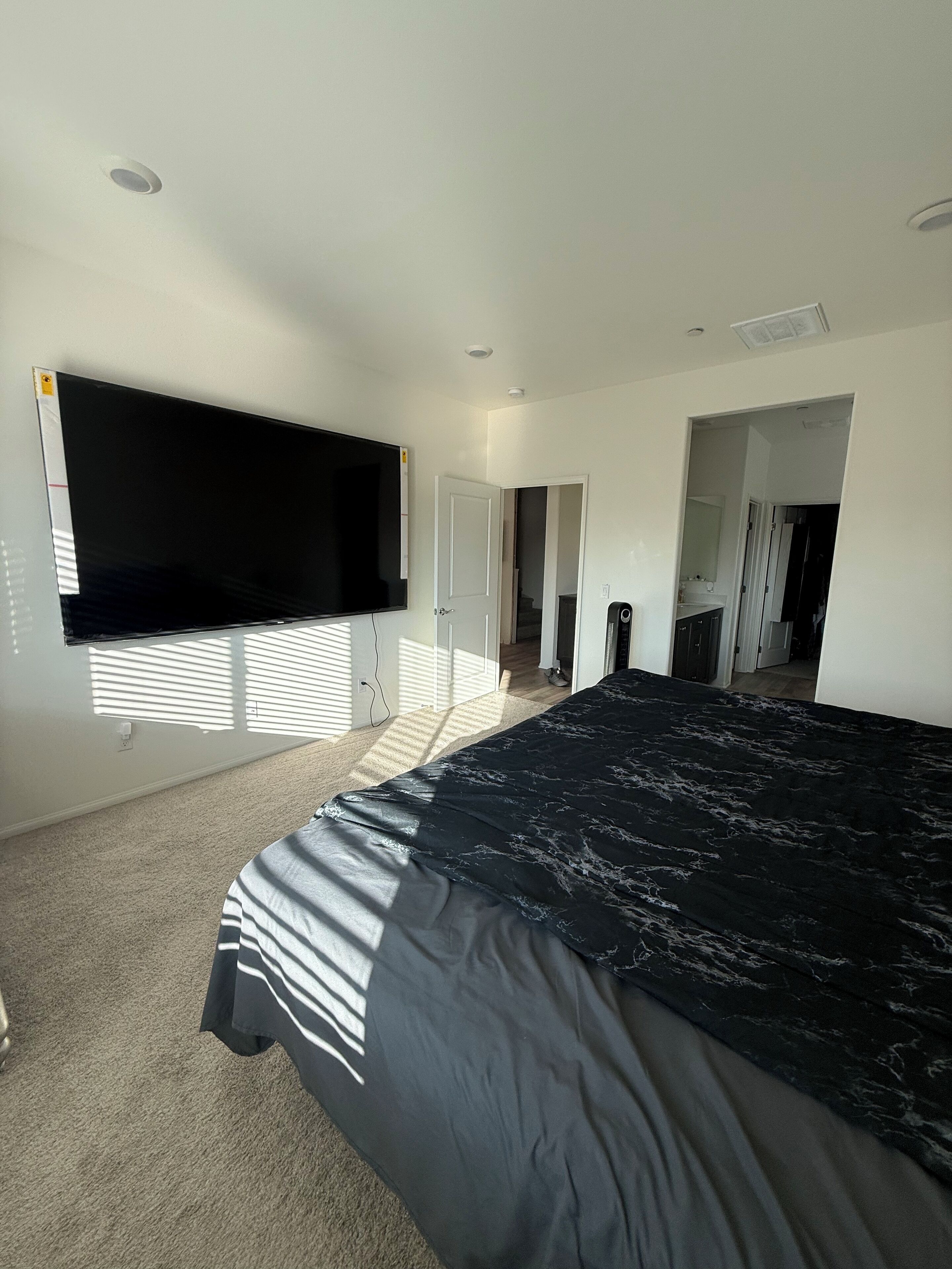 5 bedrooms, WiFi, bed sheets