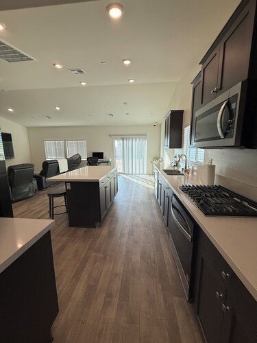 5-bedroom House in Marvelous Winchester with AC/Heater