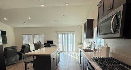 5-bedroom House in Marvelous Winchester with AC/Heater