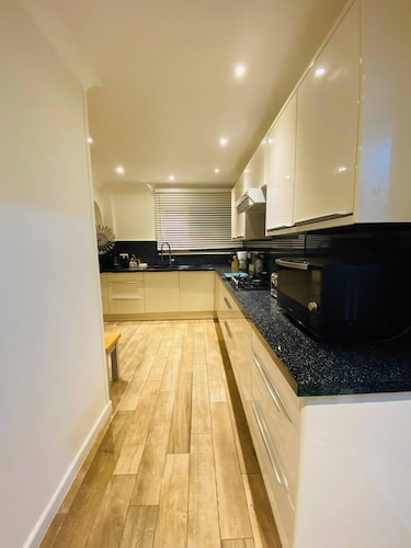 Relax in This Charming East Cowes House With Garden and BBQ