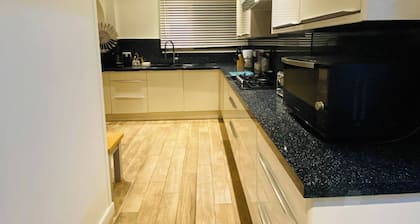 Relax in This Charming East Cowes House With Garden and BBQ