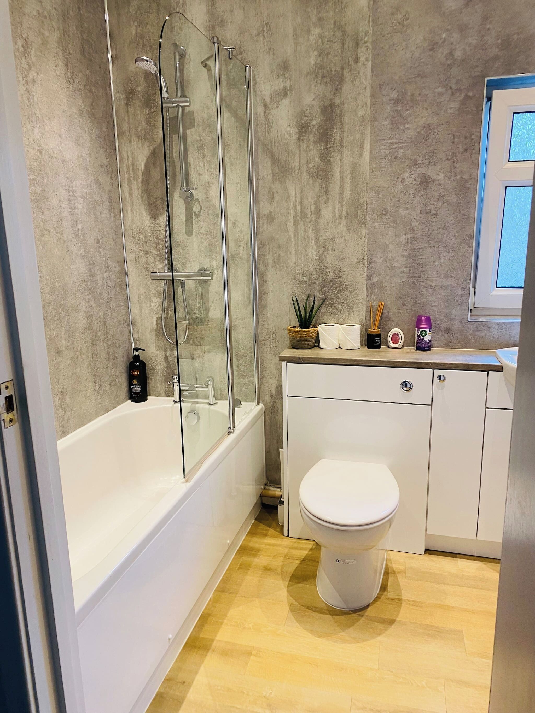 House, 5 Bedrooms, Accessible, Smoking | Bathroom