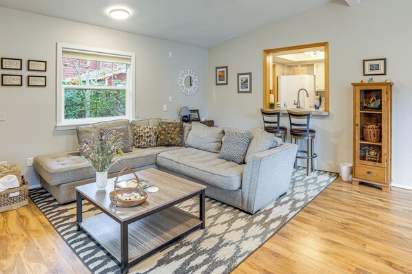 Fernseher, Kamin, Bücher
