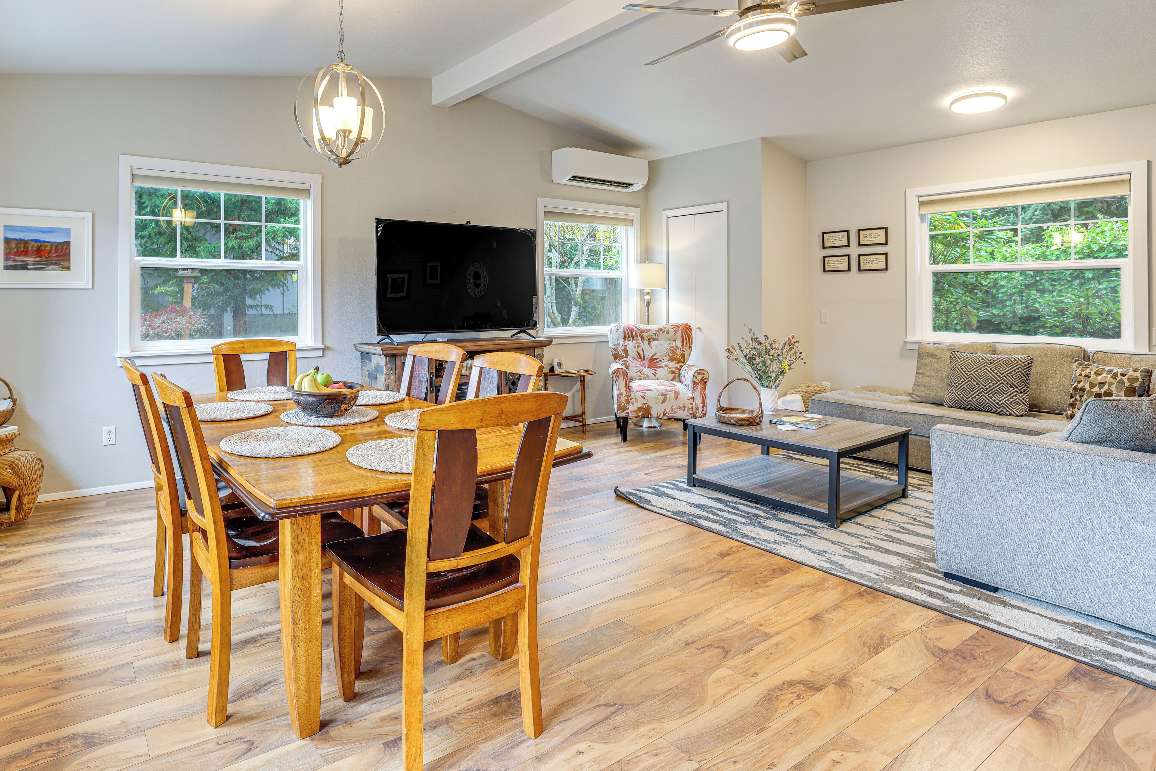 Port Angeles Abode W/ Yard & Guest House! - Port Angeles, Washington