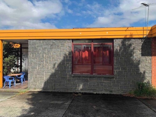 Chadstone Holiday W6 Villa