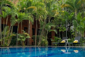 Outdoor pool - Green Morodoc Garden Hotel (Siem Reap)