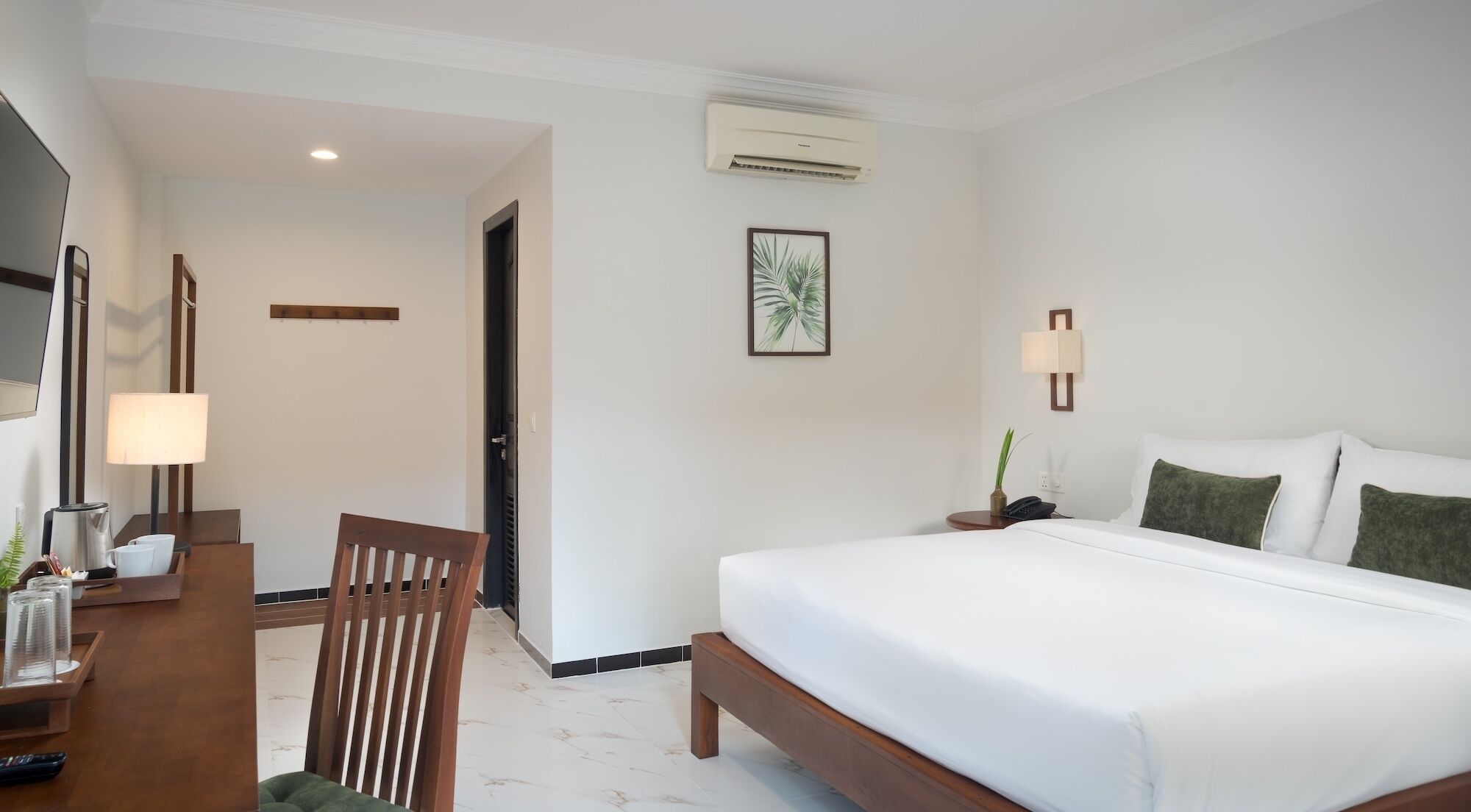 Standard Double Room | Desk, laptop workspace, cribs/infant beds, free WiFi