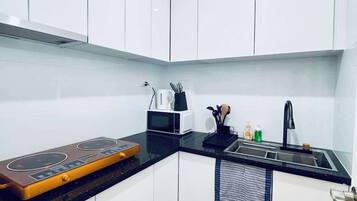 Fridge, microwave, stovetop, toaster