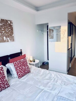 1 habitación, tabla de planchar con plancha, wifi y ropa de cama 