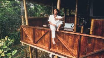 Loft, 1 Bedroom, Accessible, Balcony | Property grounds